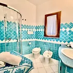 Bellissima Alessandra Grande Piscina Privata Giardino Bq Posto Auto *